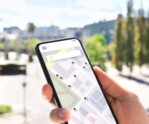 Teens Turn Family-Tracking Apps on Parents — The Rise of "Fambushing"