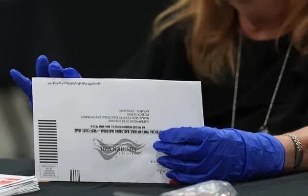 Fifteen Former Republican Lawmakers Join Democrats to Ask Supreme Court to Block USPS Rules That Would Alter Mail Voting