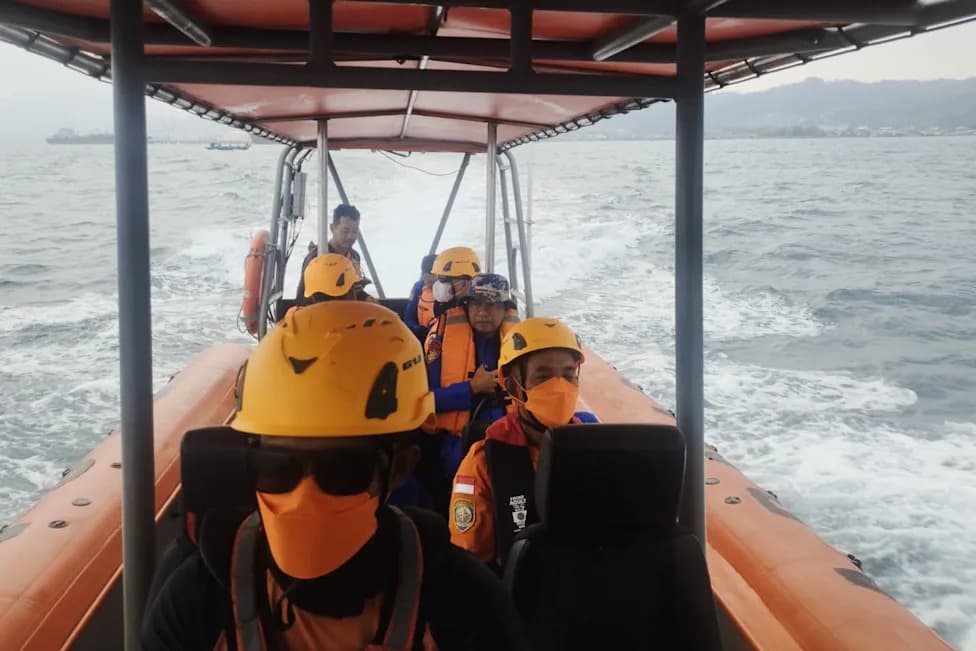 Search Underway for Eight Missing Near Erupting Anak Krakatau