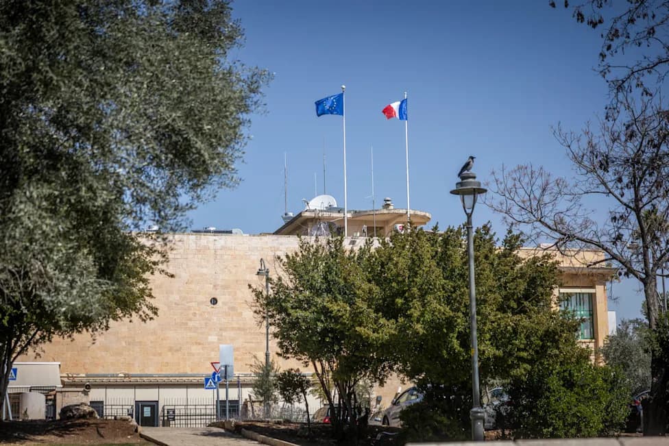 Israel to Retaliate Against France Over West Bank Settlement Sanctions