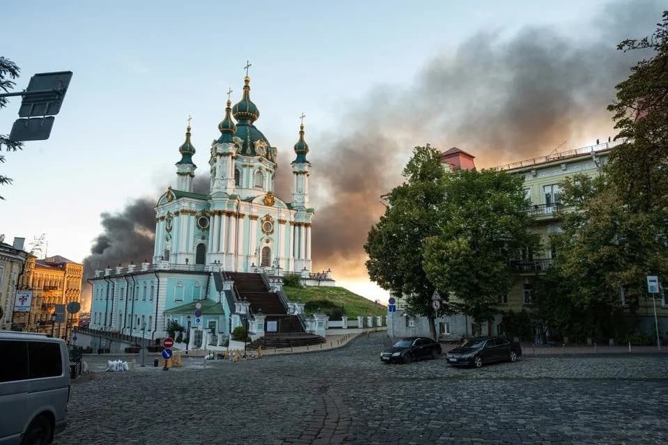 Mass Overnight Drone and Missile Barrage Hits Ukraine; U.S. Envoys Report No Breakthrough