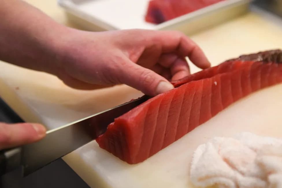 Study Finds Parasites in 96% of Sushi‑Grade Skipjack Tuna — Over 1,400 Worms Found in Sample Stomachs