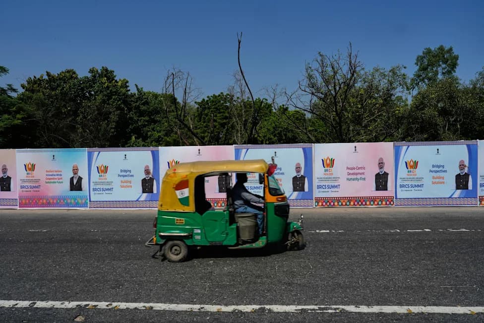 New Delhi Locks Down Ahead of BRICS Summit, Triggering Widespread Traffic Disruption