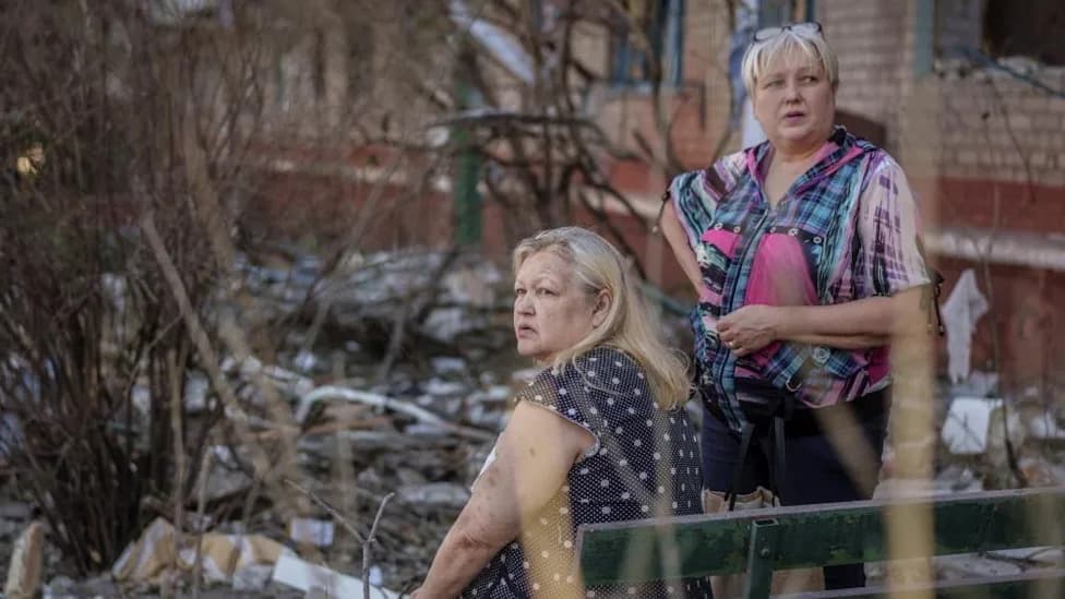 Donbas 'Fortress' Cities Under Siege: Slovyansk and Kramatorsk Evacuations Rise as Glide-Bombing Intensifies