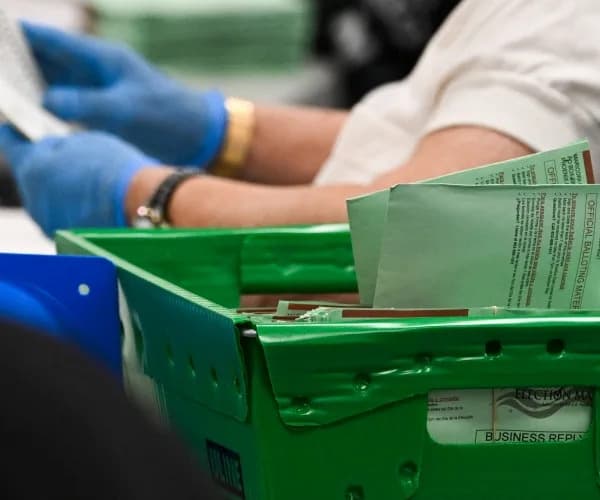 Seven Republican State Officials Ask Supreme Court To Block New USPS Mail‑Ballot Rule Ahead Of 2026 Midterms