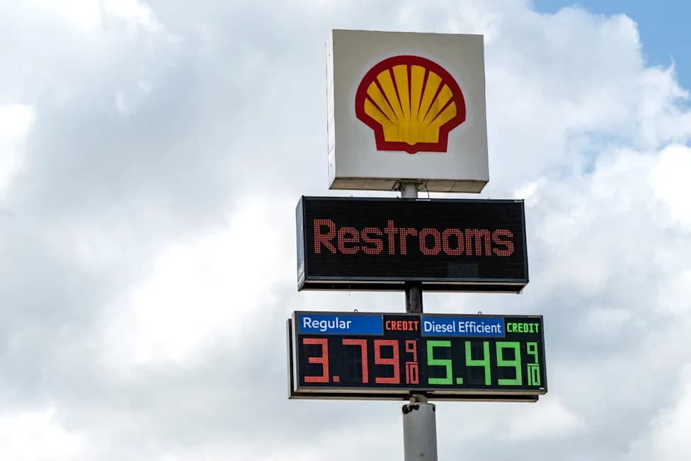 Austin Drivers Feel Strait of Hormuz Tensions at the Pump — Gas Now $3.70/Gallon