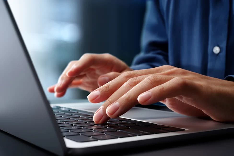 Florida AG Seeks Criminal Penalties for Chatbot Firms After ChatGPT Exchanges Linked to FSU Shooting