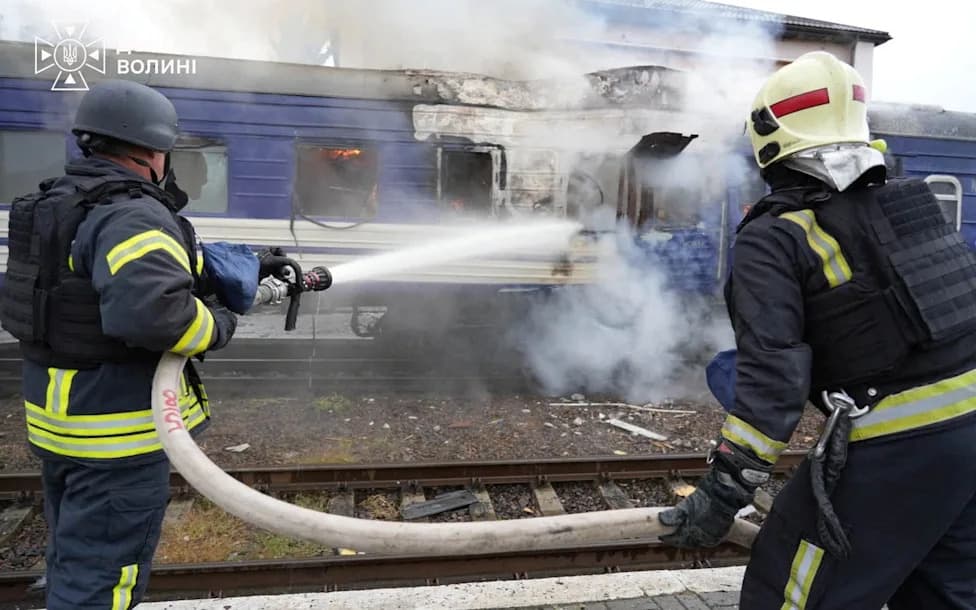 Russian Drone Strikes Hit Train Near Boris Johnson’s, Close to Polish Border