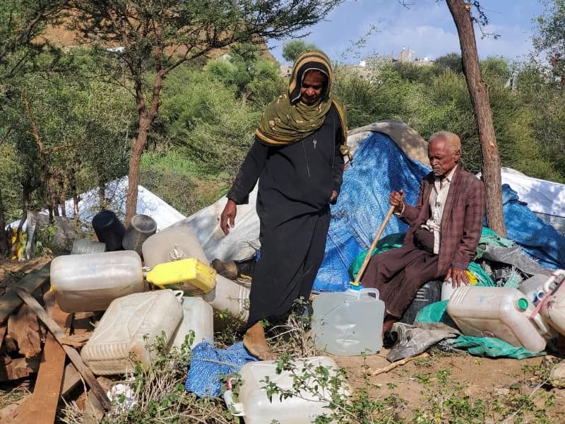 Yemeni Displacement Surges as Houthi Offensive Tightens Grip on Red Sea Coast