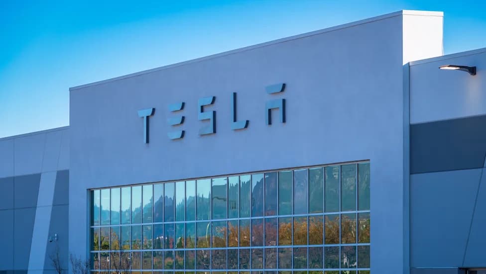 Tesla Solar Owner Given $3,500 Rewire Quote — Third-Party Check Finds Simple Inverter Fault