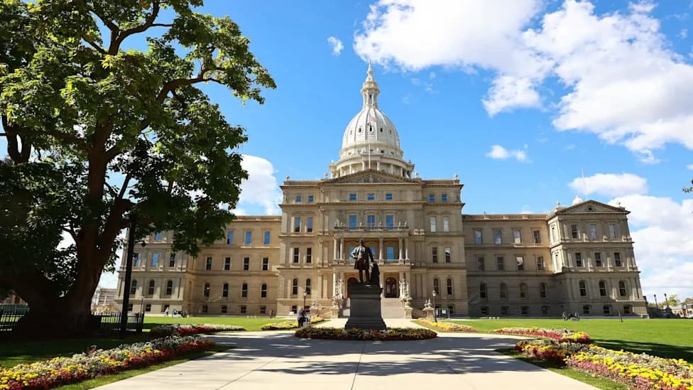 Michigan Senate Democrats Push Hourly Payouts for Customers After Prolonged Blackouts