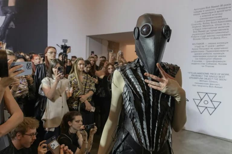 Debut Collection Unveiled Amid Air Raids: Kharkiv Designer Shows 'Mutabor' at Kyiv Fashion Week