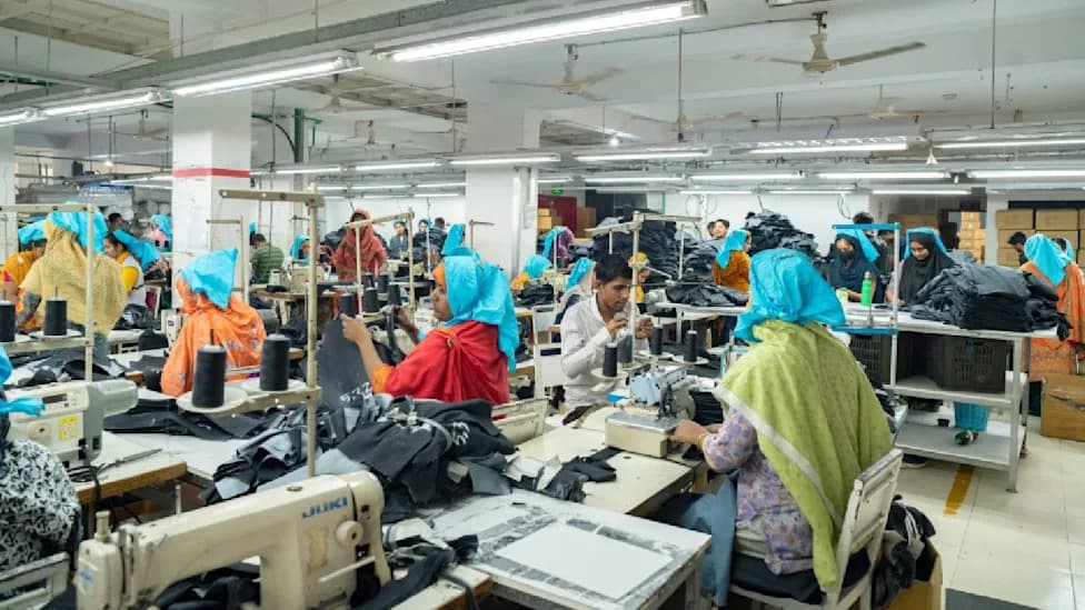 15 Fashion Buyers Could Cut Bangladesh Emissions by 1.26M Tonnes — and 8.59M by 2040, SRG Says