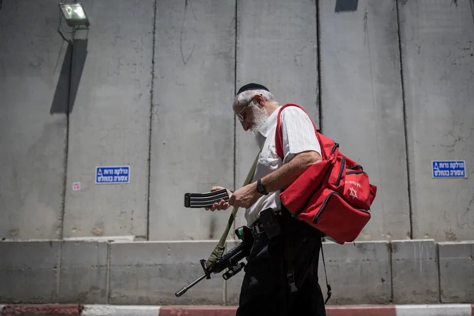 Former Shin Bet Commander Urges Licensed Gun Owners To Carry Firearms At Yom Kippur Services