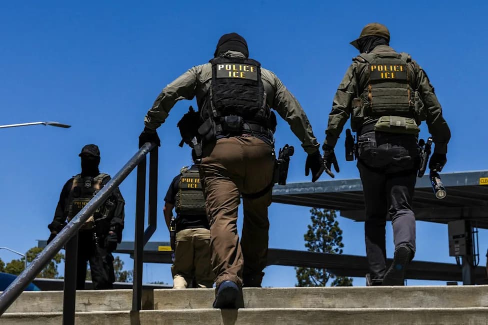 FBI Warns Women Allegedly Posing As 'Tradwives' Used Fake Dating Profiles To Dox ICE Officers