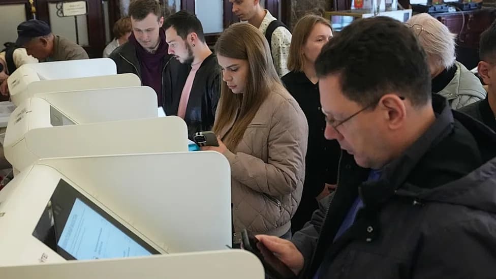 Russia Begins Three-Day Duma Vote as War Reshapes Election