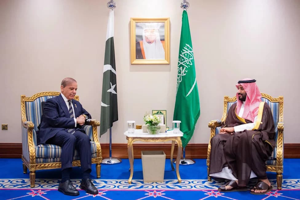 Pakistan Sends Artillery and Drones to Saudi Arabia as Yemen Conflict Intensifies