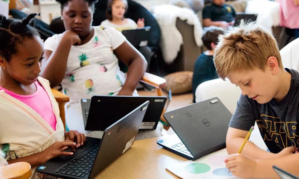 How LAUSD Teachers Are Reworking Lessons to Comply With New Classroom Screen-Time Limits