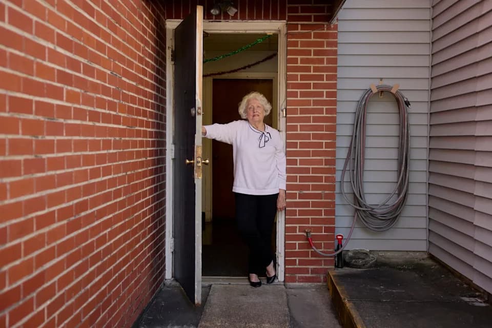 Pandemic Aid Fades, Pushing Millions of Older Americans Back Into Poverty