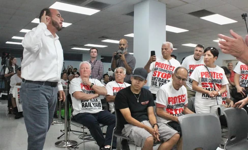 Chicago Residents and Officials Rally Against Amtrak’s $900M South Side Maintenance Yard