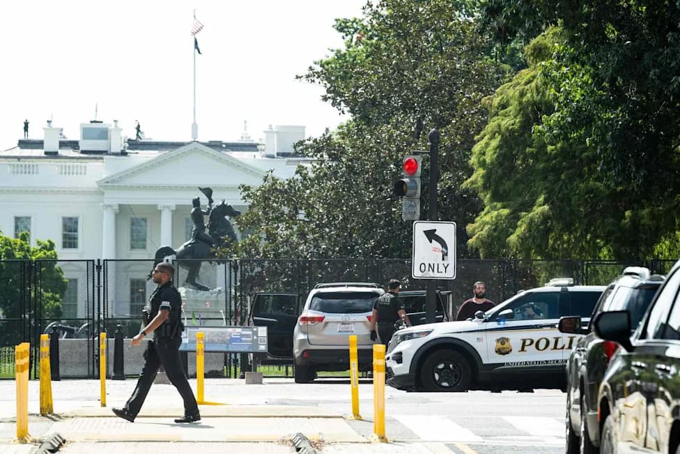 Secret Service Detains Man After Vehicle Mounts Sidewalk Near White House; He Reportedly Asked To Speak To President