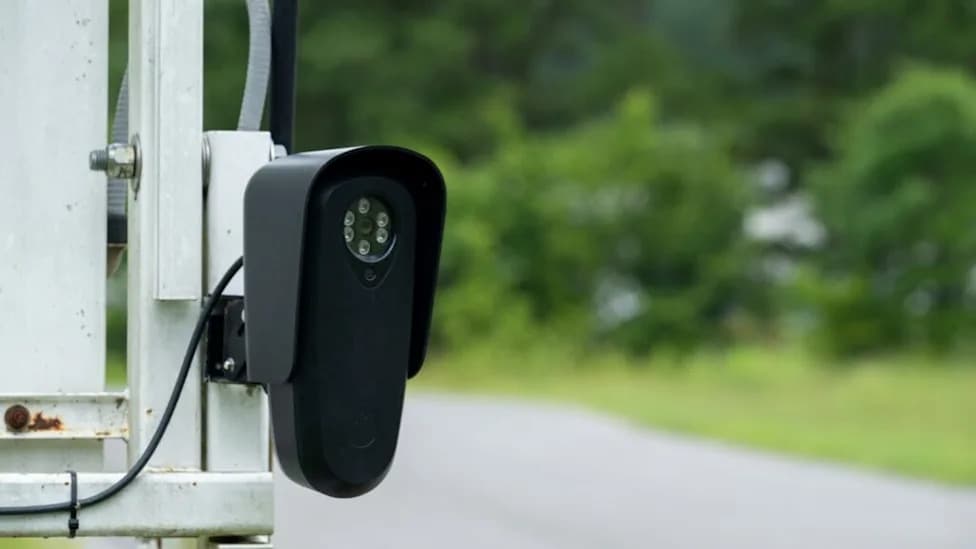 Hackers Reverse-Engineer Flock Camera, Reveal Massive Vehicle Tracking and 1.6M Images