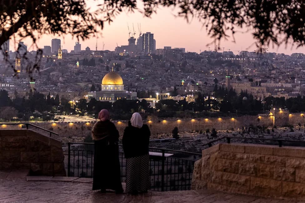 Netanyahu Visits Tunnels as Israeli Settlers Storm Al-Aqsa Ahead of Yom Kippur and Election