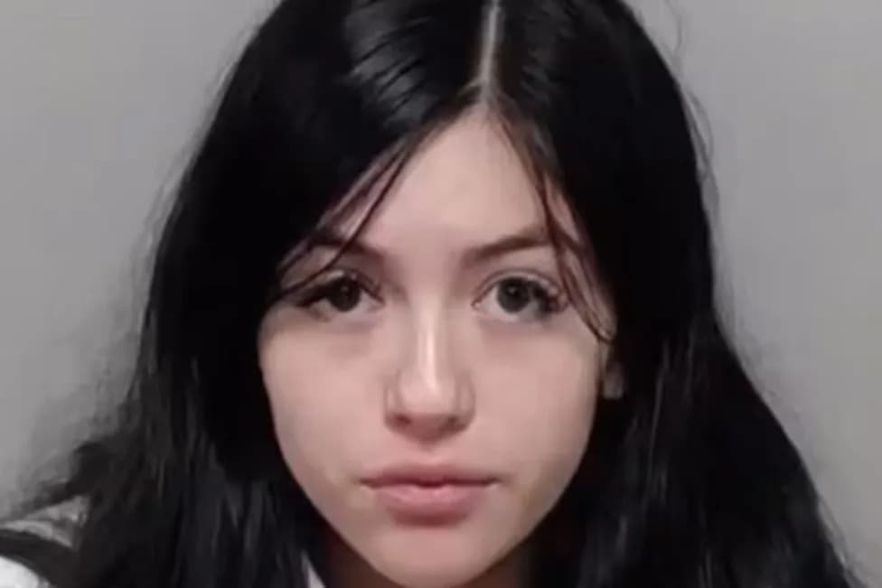 Teen Mother Allegedly Hands 1-Month-Old to Stranger at San Antonio Bus Stop; Faces Child-Abandonment Charges