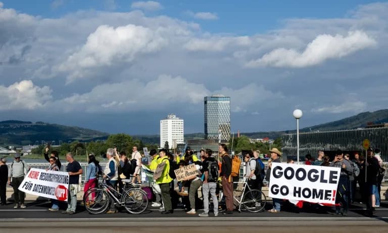 Google Data Centre in Kronstorf Sparks Protests Over Water, Energy and Transparency