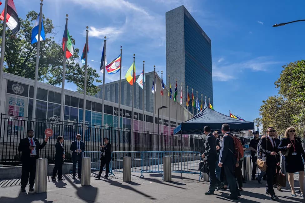 20 Countries and the EU Call for Global AI Oversight, Propose International Safety Body