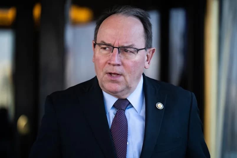 GOP Candidates Quietly Distance Themselves From Trump Amid 2026 Shake-Up