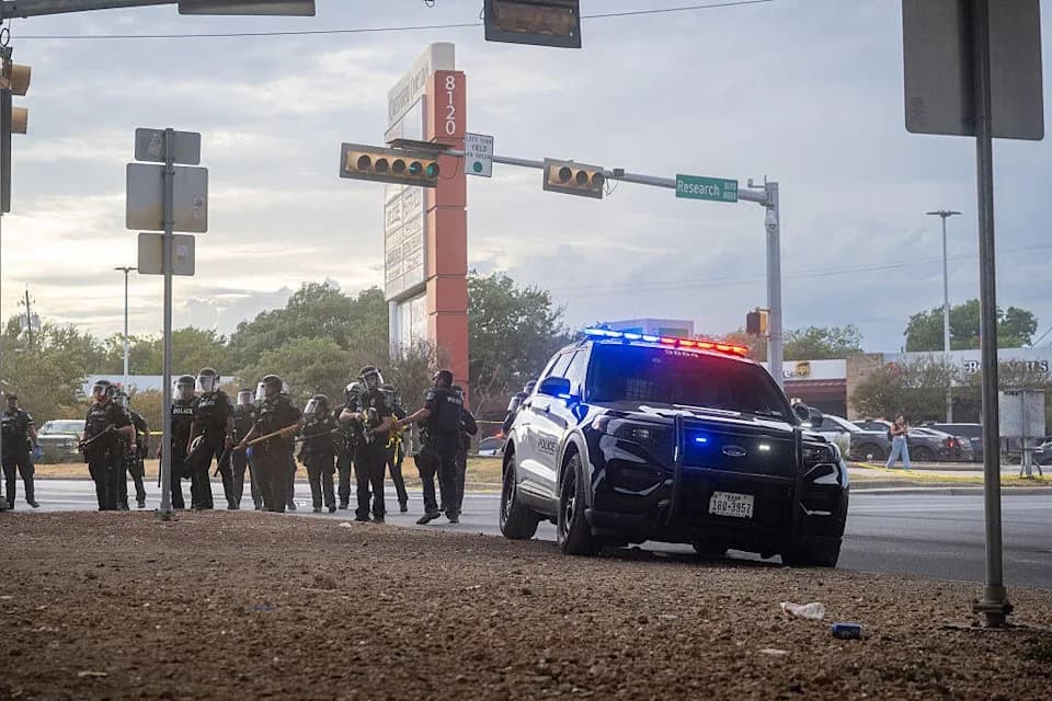 ICE Officer Who Shot Venezuelan DoorDash Driver Was Not Wearing Body Camera, Sources Say
