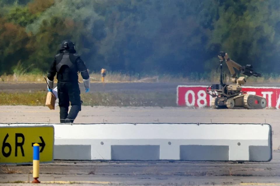 Western Intelligence: Russia Unlikely To Break Through In Ukraine — But NATO Faces Rising Hybrid Risks
