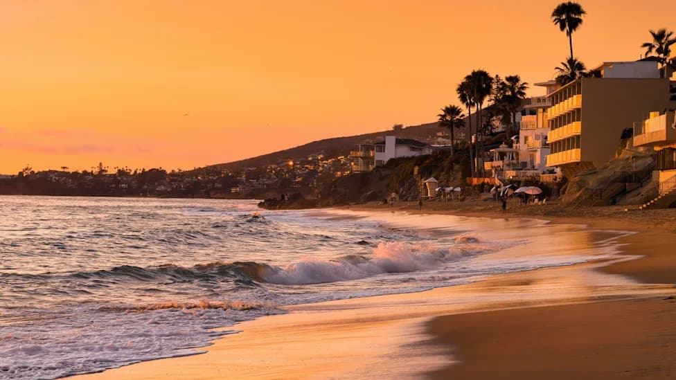 Southern California Swimmers Notice 'Hot' Ocean — Locals Blame Off-the-Charts El Niño, Storms and Climate Change