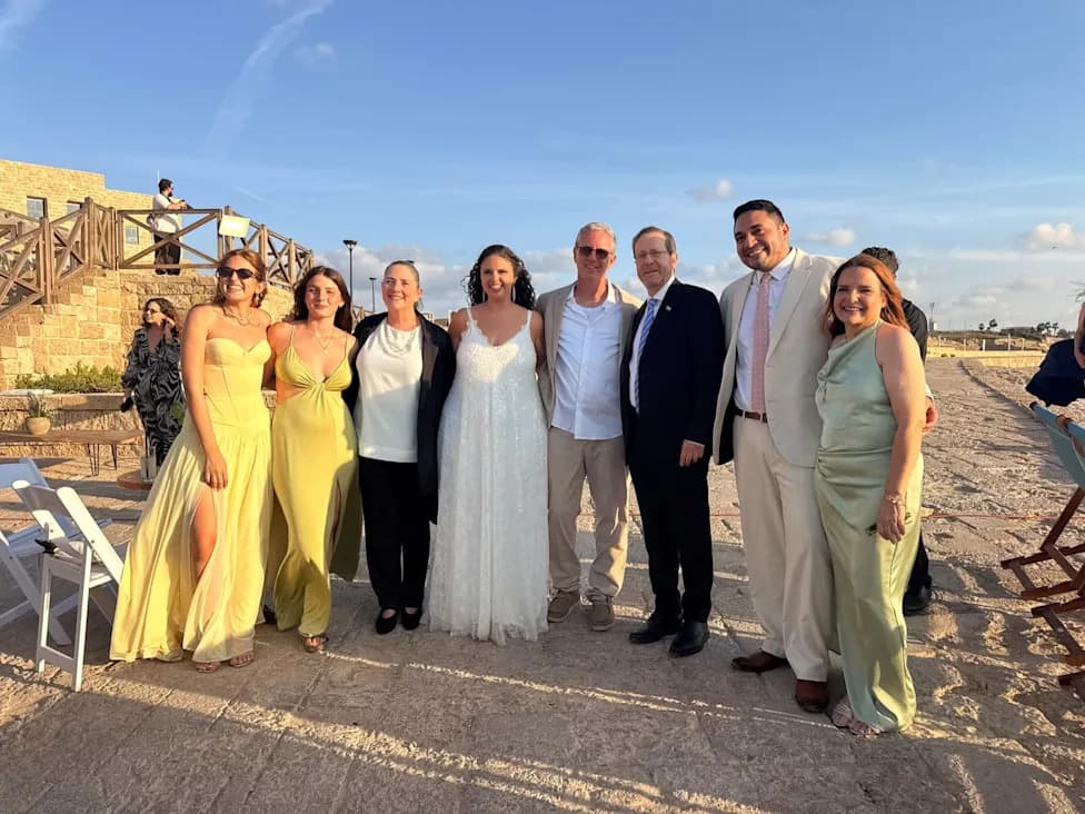 Daughter Of Gaza Hostage Survivors, Yulie Ben‑Ami, Weds in Ceremony Attended By President Herzog