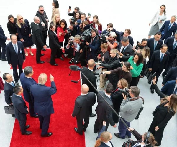 Chaotic Encounters: Chinese Press Clash With U.S. Reporters, Secret Service During Xi’s White House Visit