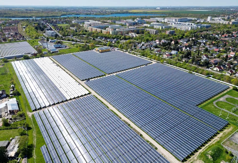 Germany's Solar Output Hits Record: 90.2 TWh by Sept. 27, Surpassing 2025 Total