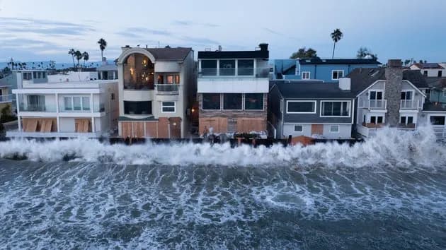 Planet-Scale Kelvin Wave Could Raise California Sea Levels Up to 1 Foot This Winter, Scientists Warn