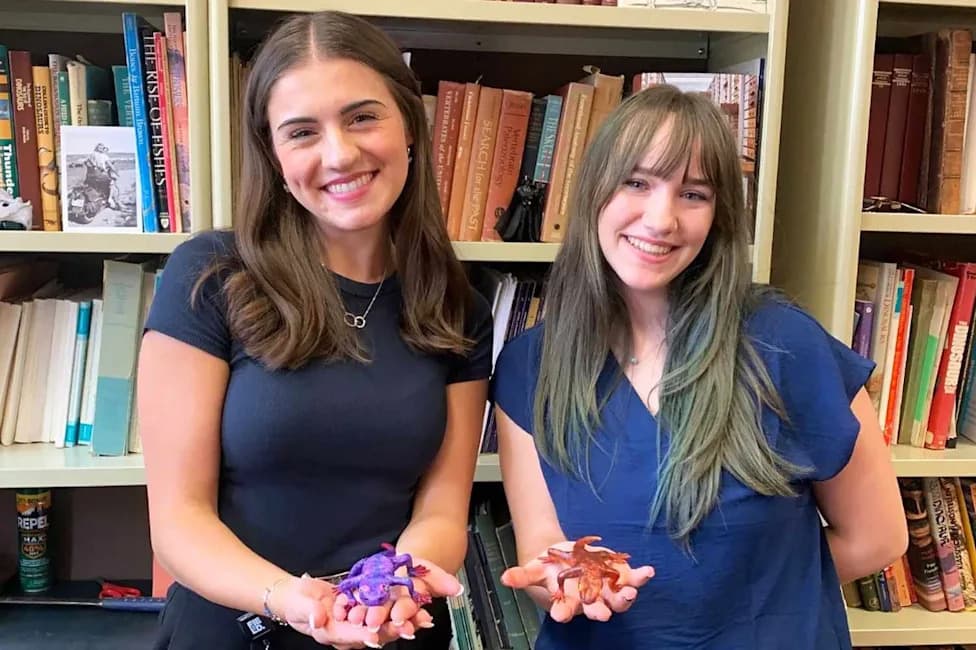 Students Name 309-Million-Year-Old Fossil After Their Mothers — Jeanerpeton mazonensis