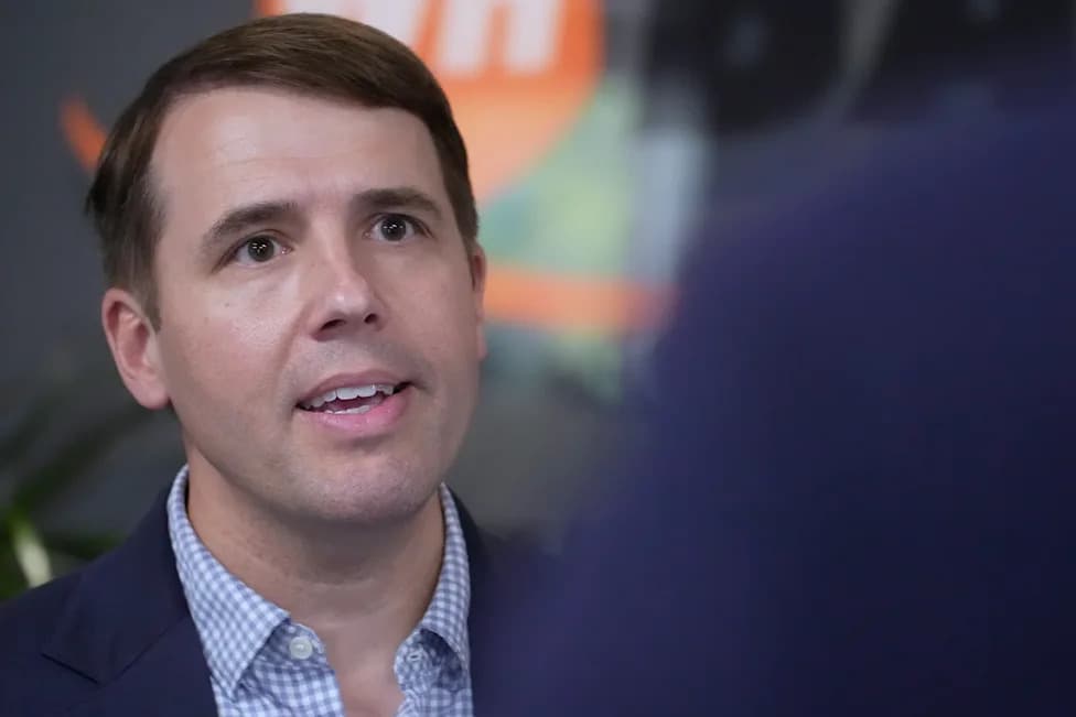 New Hampshire Could Curb Democrats' 'Blue Wave': Spending Edge, Weak Brand Threaten Key Senate Race