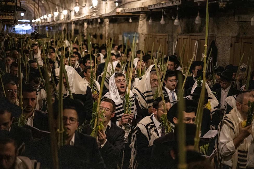 Hundreds Enter Al-Aqsa During Sukkot; Palestinian Access Restricted, Officials Say