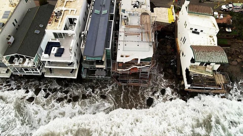 Powerful Kelvin Wave From Super El Niño Could Raise California Sea Levels Up to 1 Foot for Months