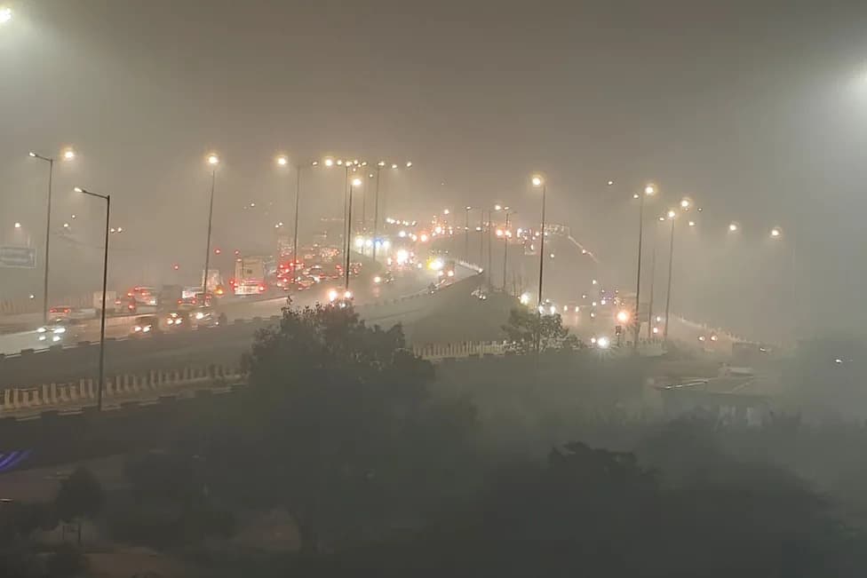 New Delhi Orders Six-Week Construction Halt, Doubles Parking Fees to Tackle Winter Smog