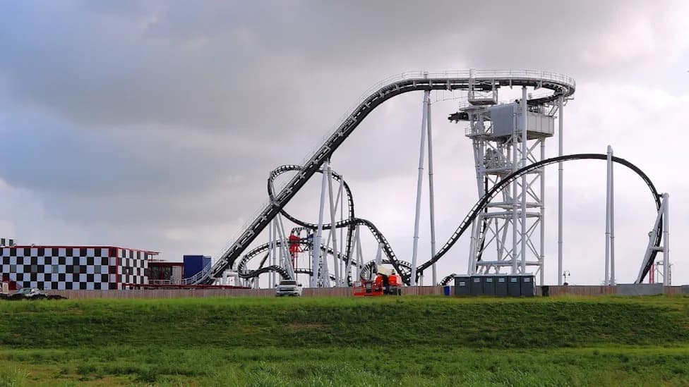 Texas Tilt Coaster Left Riders Facing Downward for Nine Minutes — Then Stopped Again the Next Day