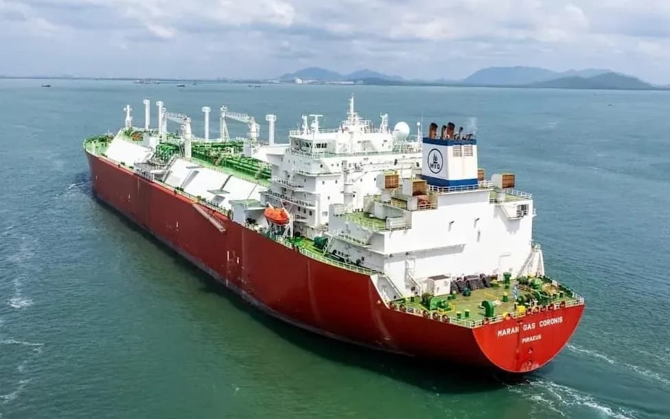 UK Warns Russia Is Assembling an Ice-Capable 'Shadow Fleet' of Tankers to Evade Sanctions