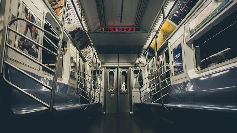 Queens J Train Stabbing: 59-Year-Old Fatally Wounded, Bystanders Chase Suspect Onto Rooftop