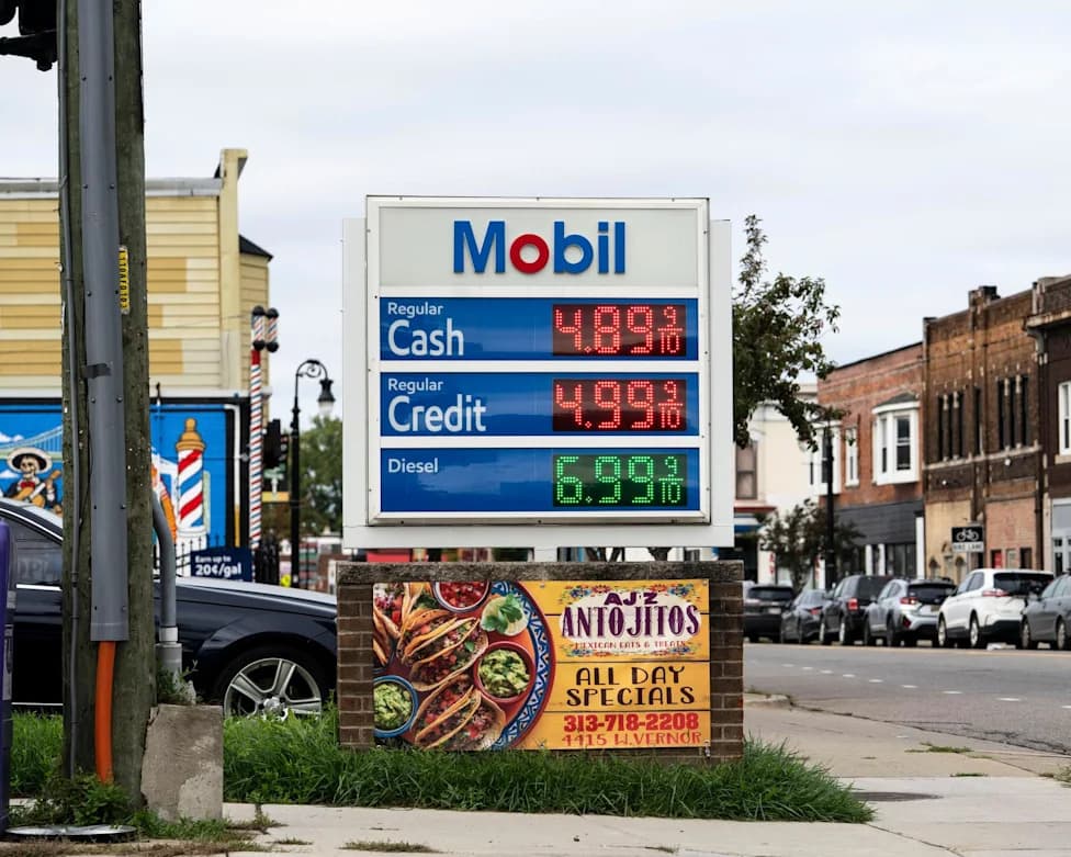 Soaring Diesel Costs Strain Midwest Farmers, Truckers and Schools as Harvest Begins