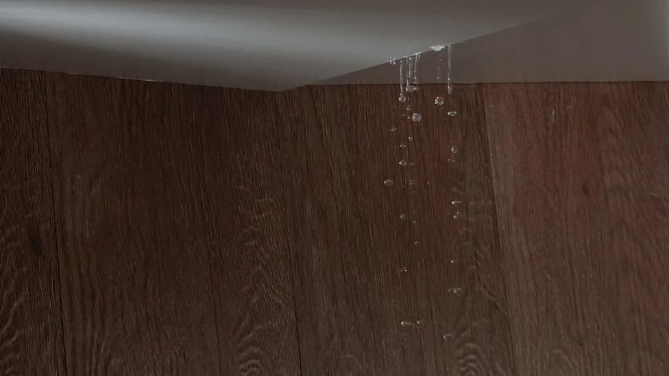 Houston Homeowner Says $31,000 Roof Leaked After First Rain; Inspectors Say Flashing Was Never Replaced