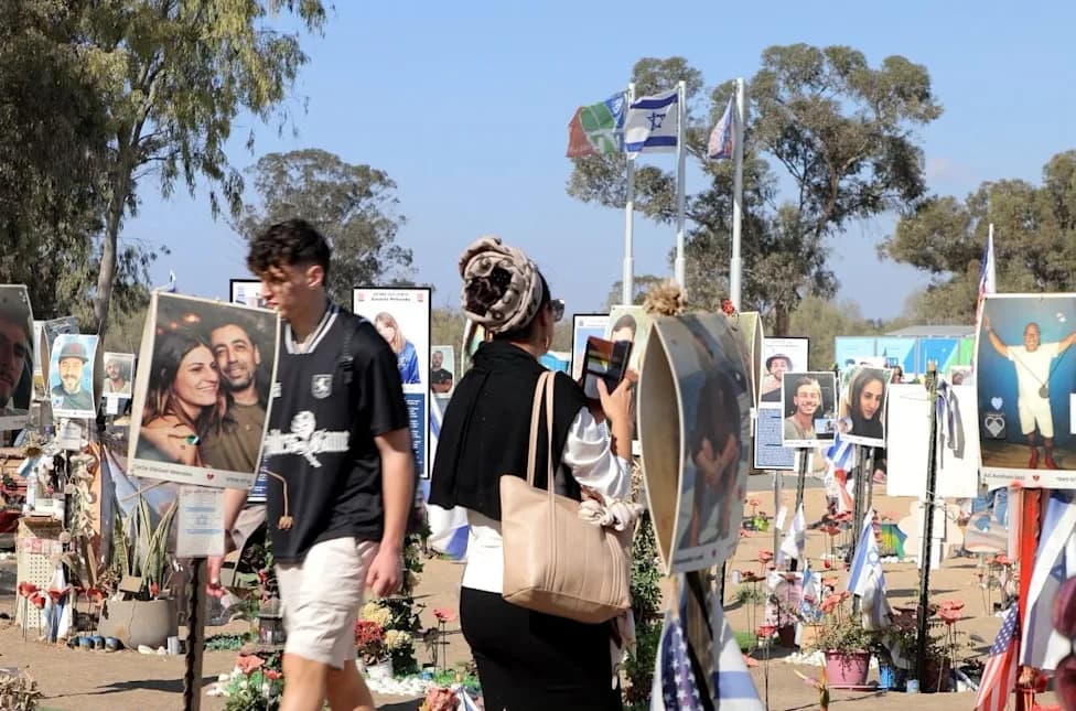 Simchat Torah Observance Near Nova Festival Memorial Defies Police and KKL‑JNF Ban, Sparking Family Outrage