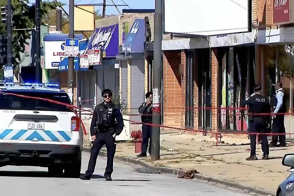 7-Year-Old Girl Fatally Stabbed by Stranger While Walking With Sister in Chicago
